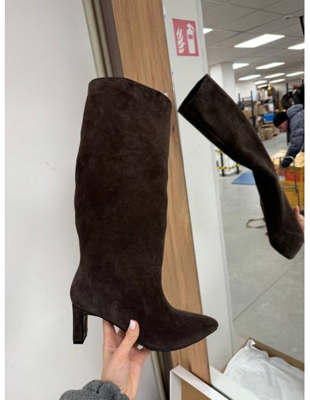 Monroe - chocolate suede