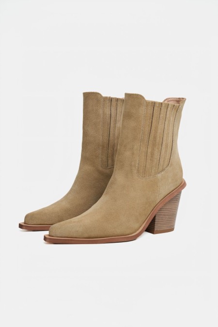 Dakota boots - nut suede