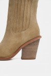 Dakota boots - nut suede