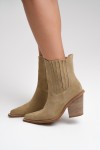 Dakota boots - nut suede