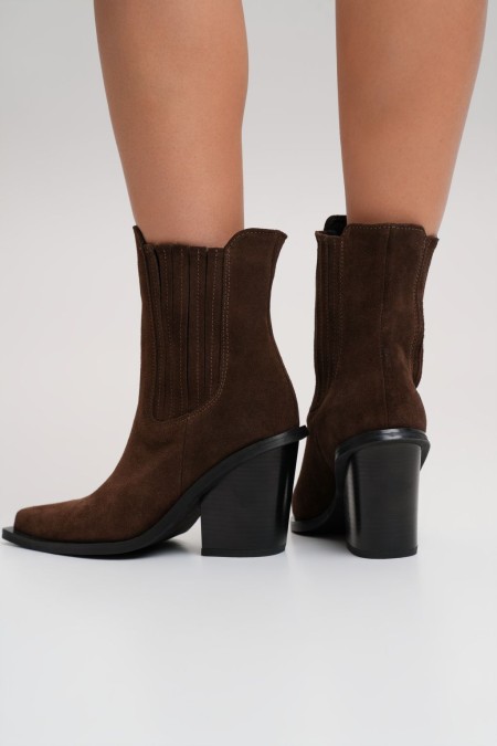 Dakota boots - chocolate suede
